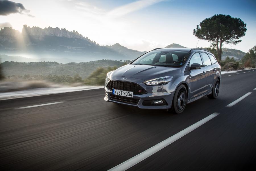 Ford Focus ST Turnier 2014 года  (фото 10 из 18)